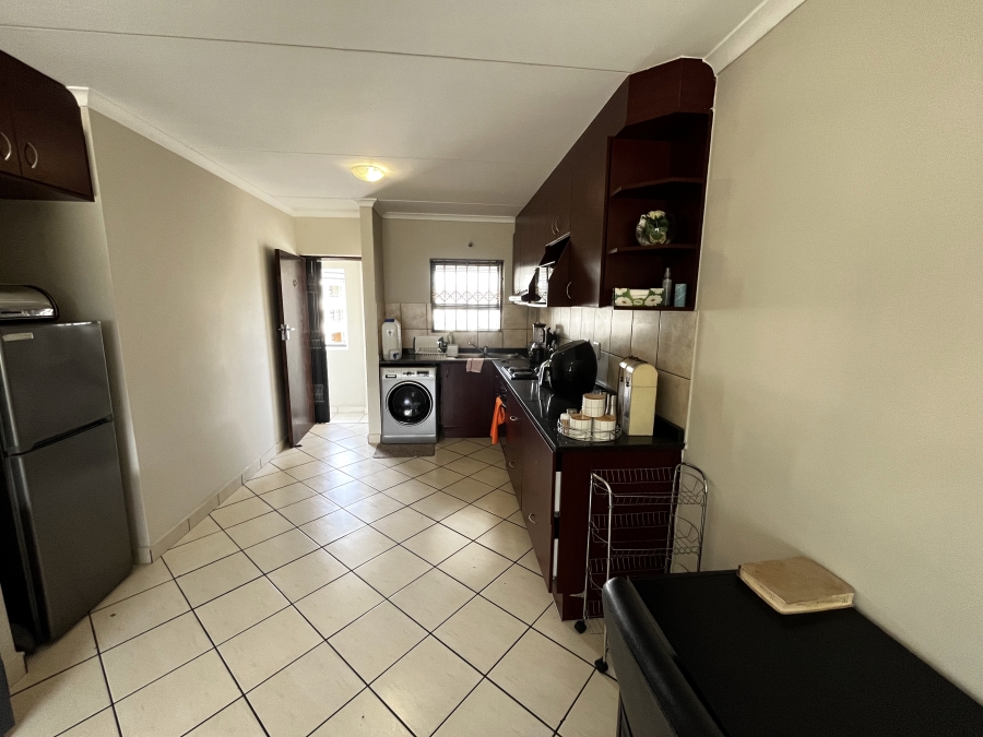 To Let 2 Bedroom Property for Rent in Burgundy Estate Western Cape